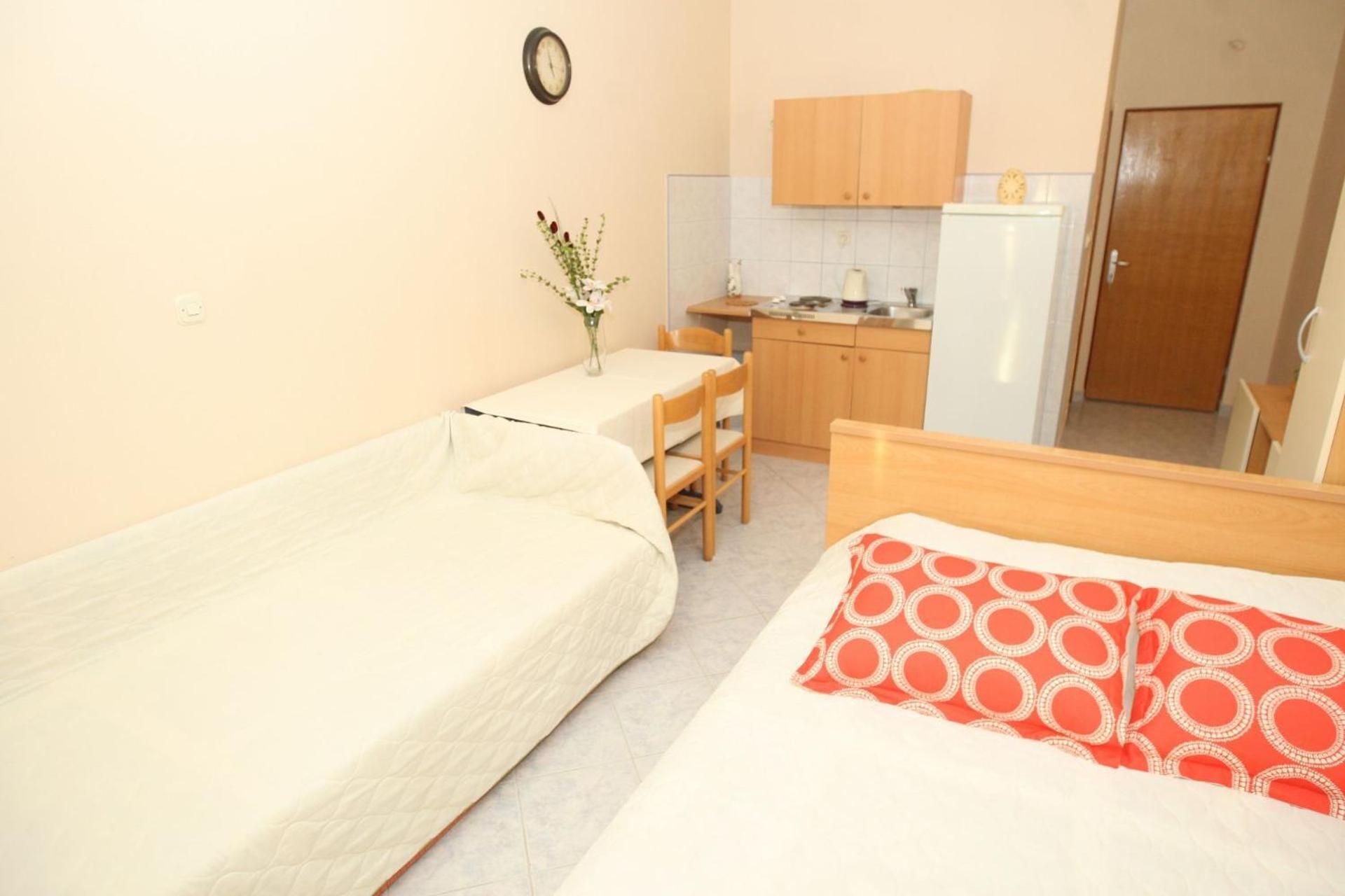 Apartments Mladen Vrsi Εξωτερικό φωτογραφία